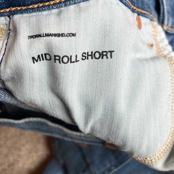 Seven for all mankind mid roll distressed light wash shorts 4” size 26 blue - Picture 5 of 8